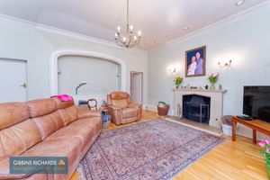 Sitting Room- click for photo gallery